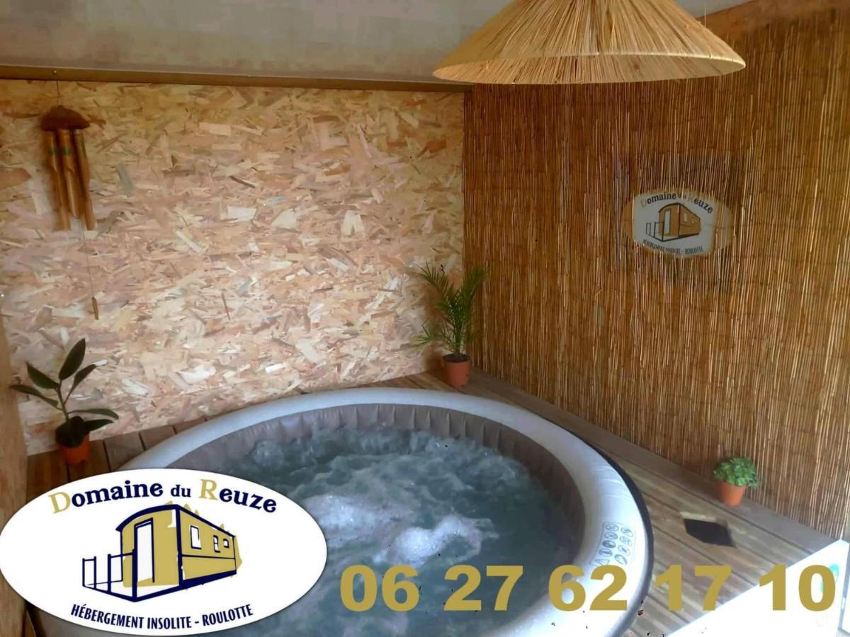 Roulotte Et Jacuzzi De Rachel Au Domaine Du Reuze Villa Winnezeele Eksteriør billede